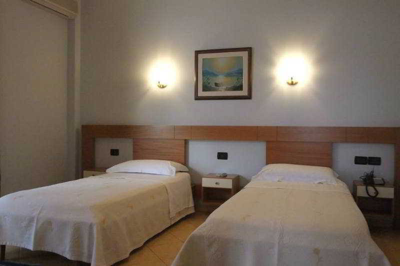Paradise Beach Hotel Radhimë Exterior foto