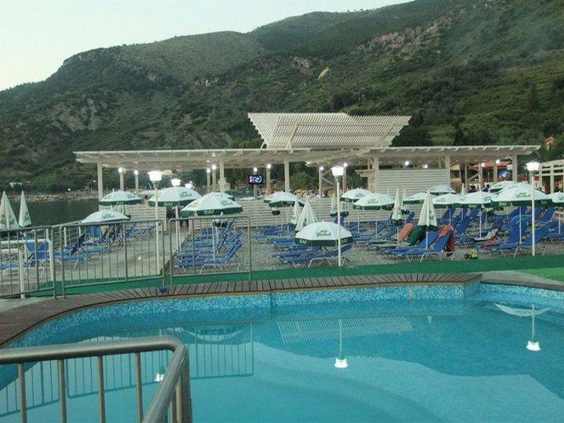 Paradise Beach Hotel Radhimë Einrichtungen foto