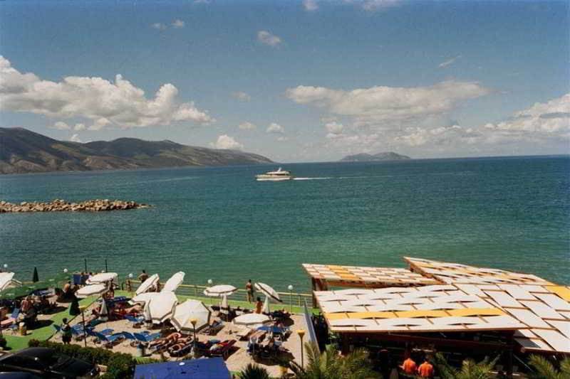 Paradise Beach Hotel Radhimë Einrichtungen foto